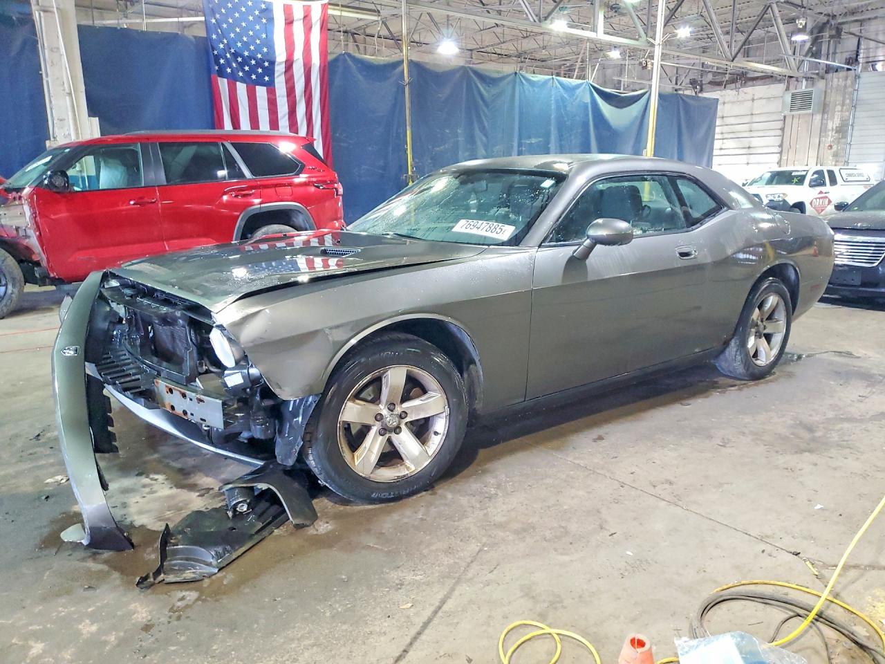 2009 Dodge Challenger SE, VIN 2B3LJ44V49H522342 — Перед