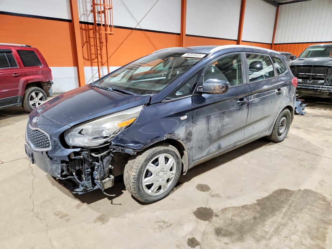 2014 Kia Rondo LX, VIN KNAHT8A3XE7043967 — Front end