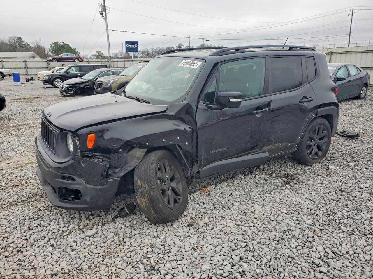 2017 Jeep Renegade Latitude, VIN ZACCJABB8HPG19952 — Front end