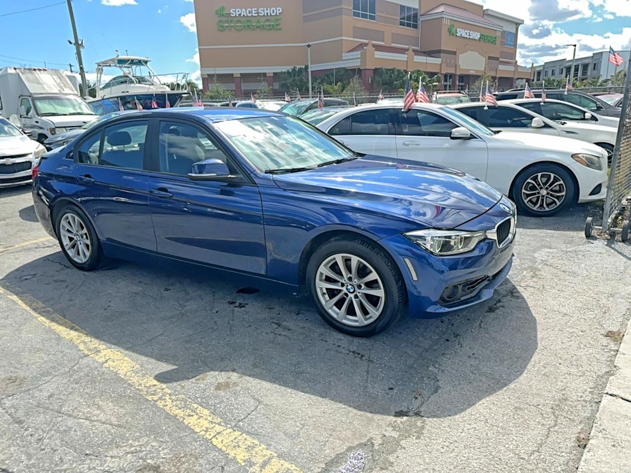 2018 BMW 3 Series 320i, VIN WBA8E1G50JNU91361 — Prior damage history