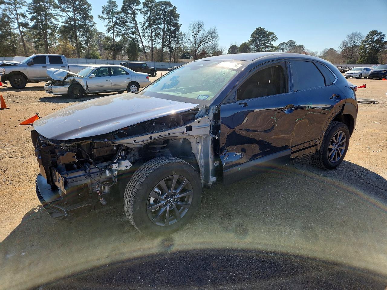 2025 Mazda CX-30 S, VIN 3MVDMBAMXSM831006 — Front end