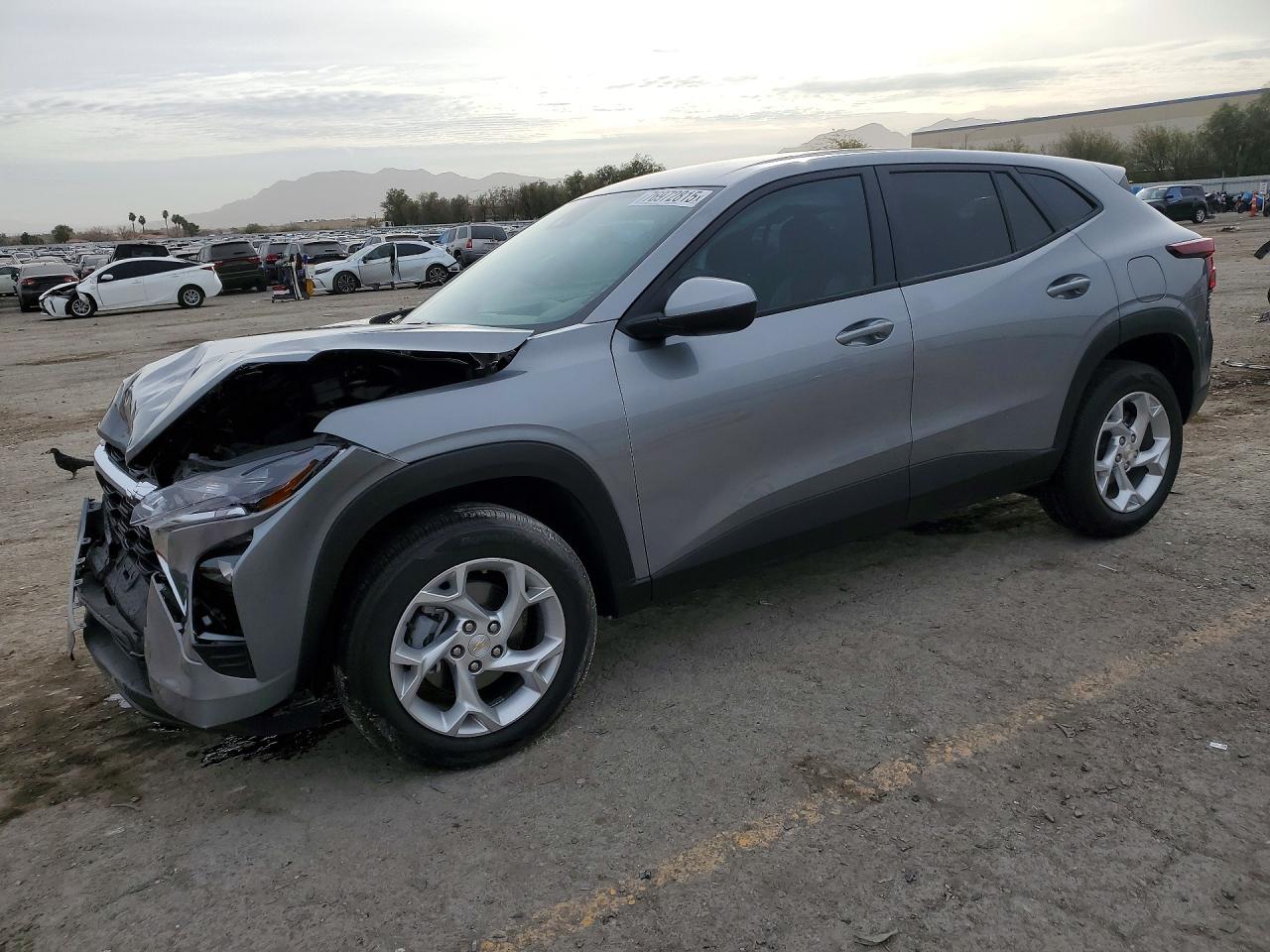 2025 Chevrolet Trax LS, VIN KL77LFEP9SC272172 — Front end