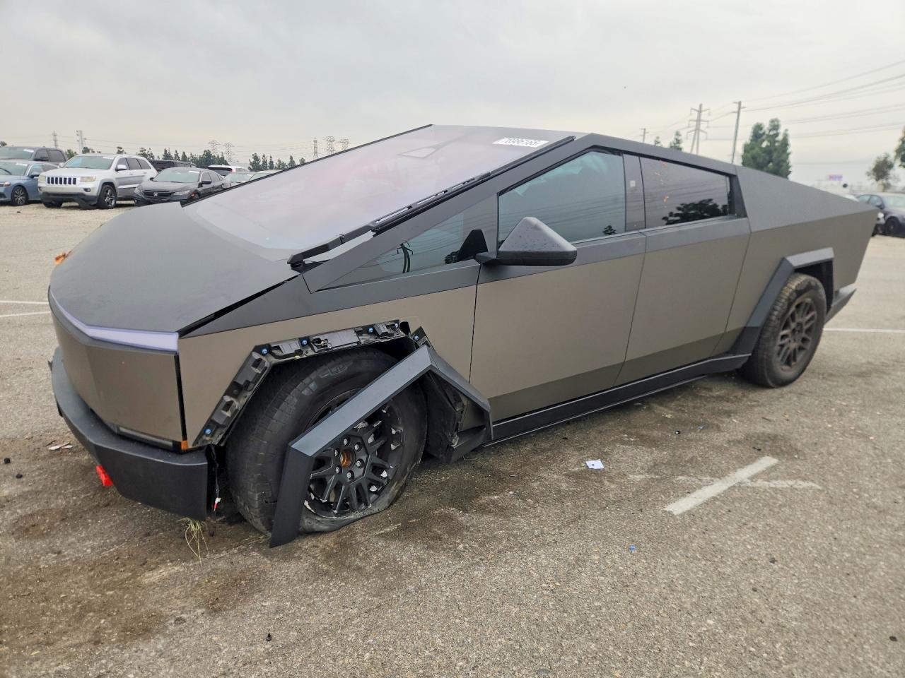 2025 Tesla Cybertruck Cyberbeast, VIN 7G2CEHEE0SA062353 — Front end