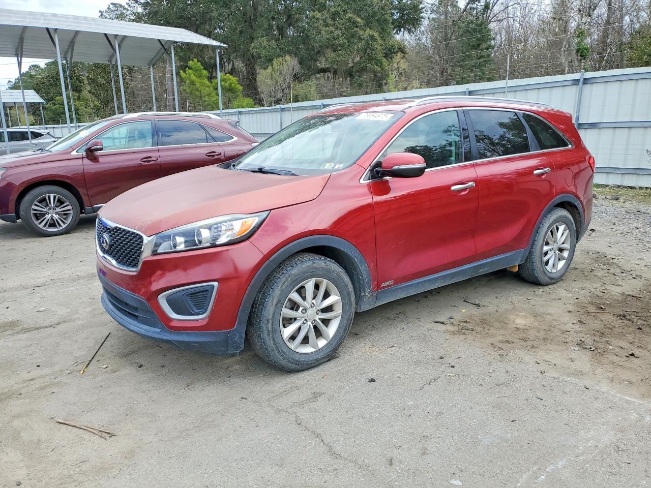 2016 Kia Sorento LX, VIN 5XYPGDA3XGG162815 — Normal wear