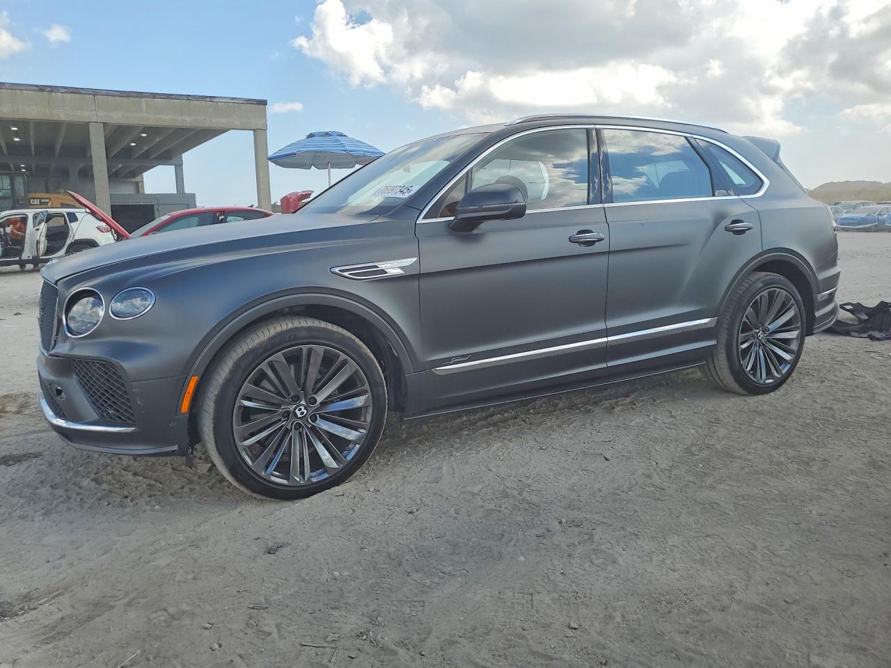 2021 Bentley Bentayga Speed, VIN SJAAR2ZV8MC035945 — Front end