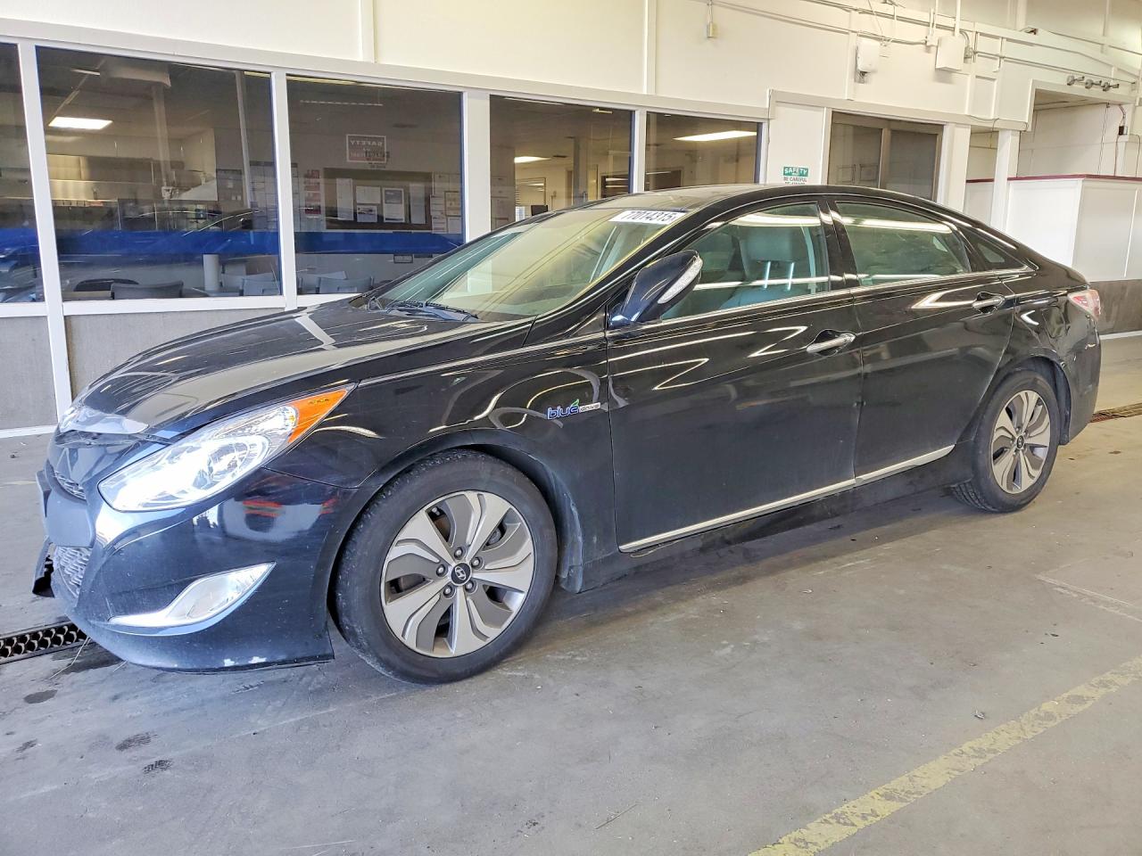 2015 Hyundai Sonata Limited, VIN KMHEC4A43FA125384 — Interior fire