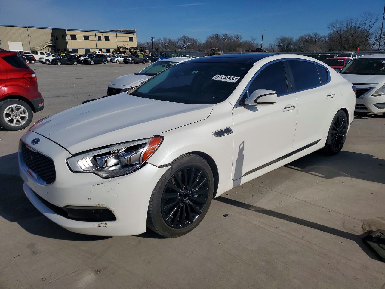 2015 Kia K900 Premium, VIN KNALU4D4XF6024072 — Front end