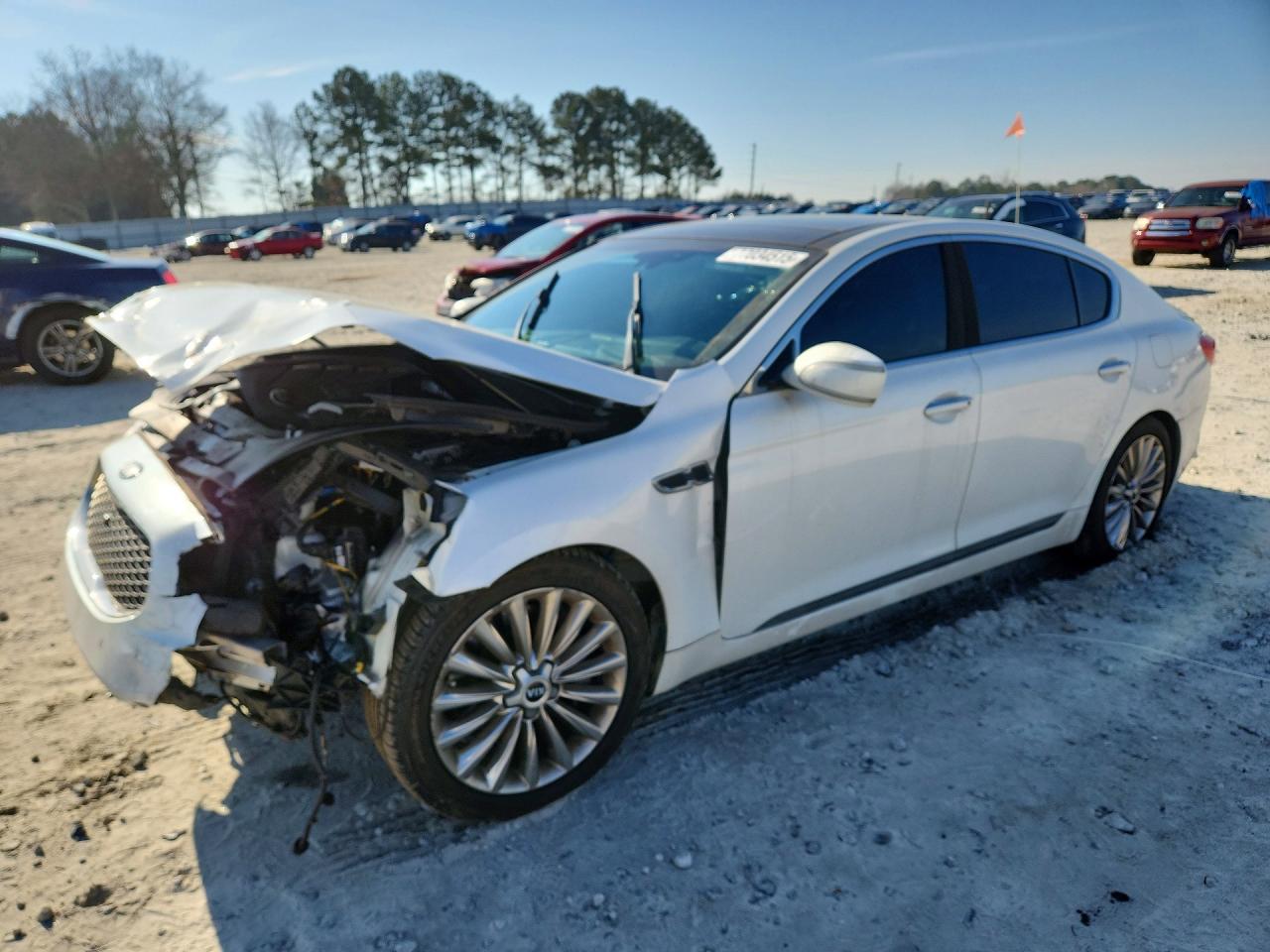 2015 Kia K900 Luxury, VIN KNALW4D46F6022197 — Front end