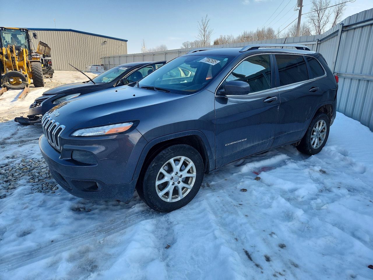 2015 Jeep Cherokee Latitude, VIN 1C4PJMCS4FW686498 — Зад