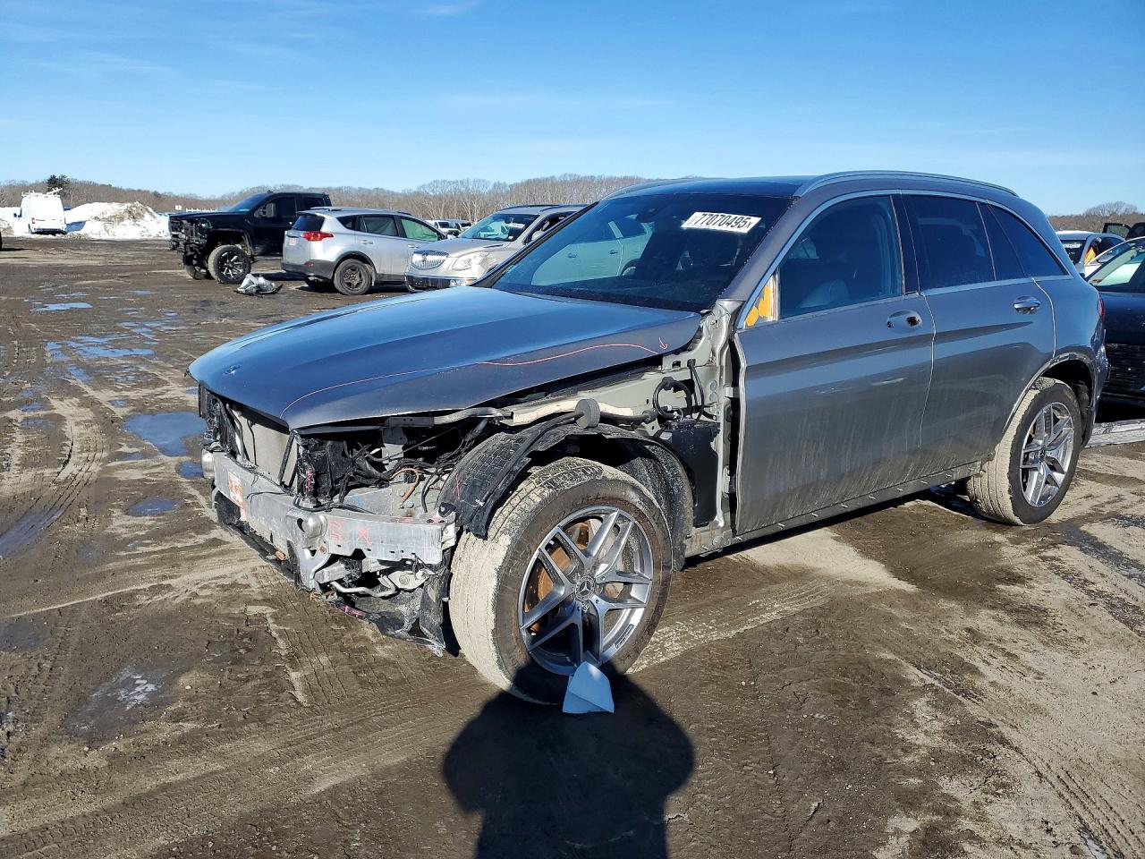 2019 Mercedes-Benz GLC 300, VIN WDC0G4KB6KF668199 — Front end