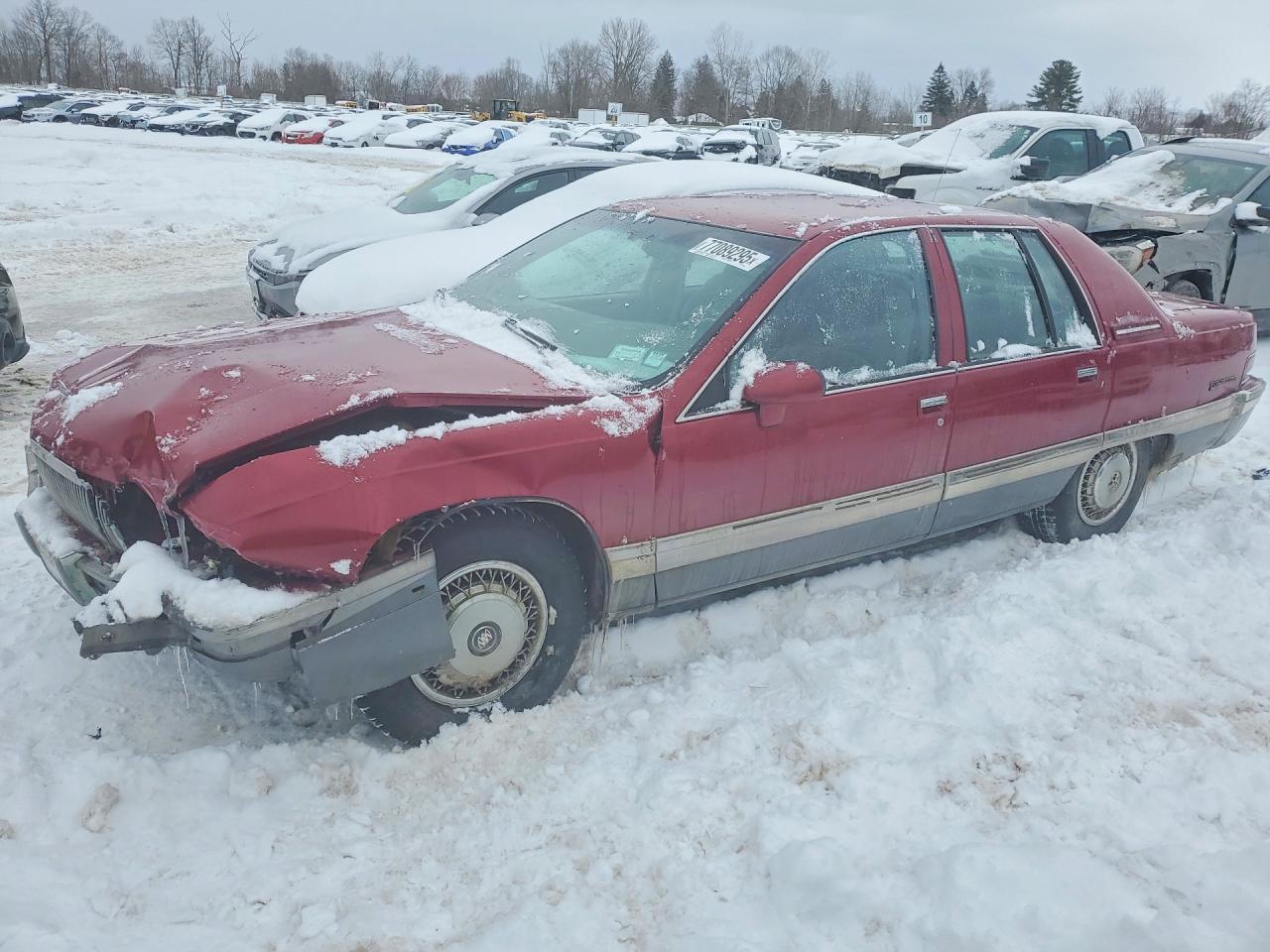 1994 Buick Roadmaster, VIN 1G4BN52PXRR413596 — Front end