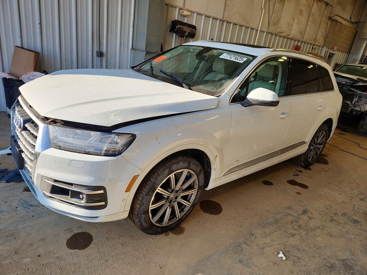 2019 Audi Q7 Premium Plus, VIN WA1LAAF72KD025184 — Перед