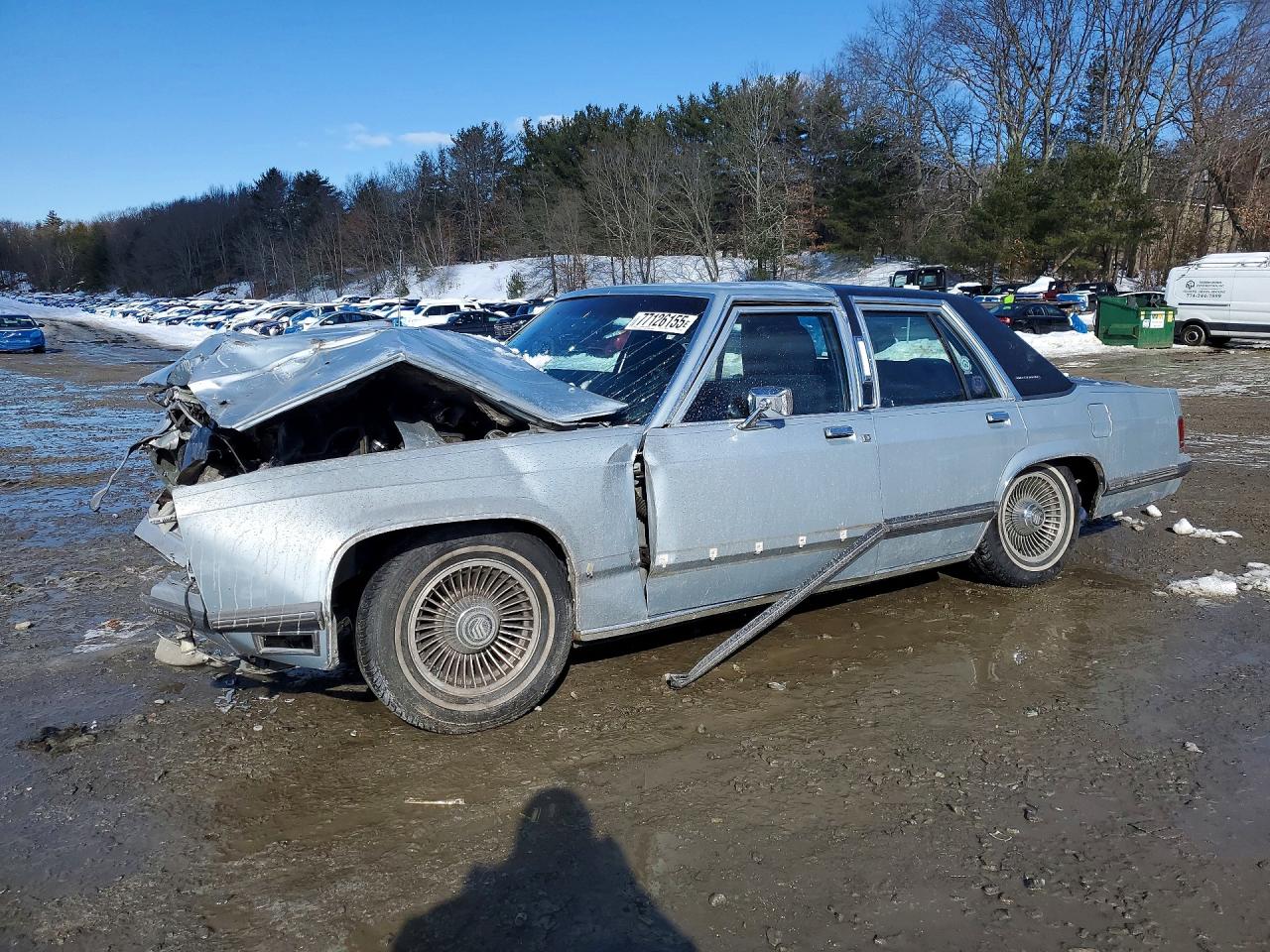 1989 Mercury Grand Marquis, VIN 2MEBM75F3KX732886 — Front end
