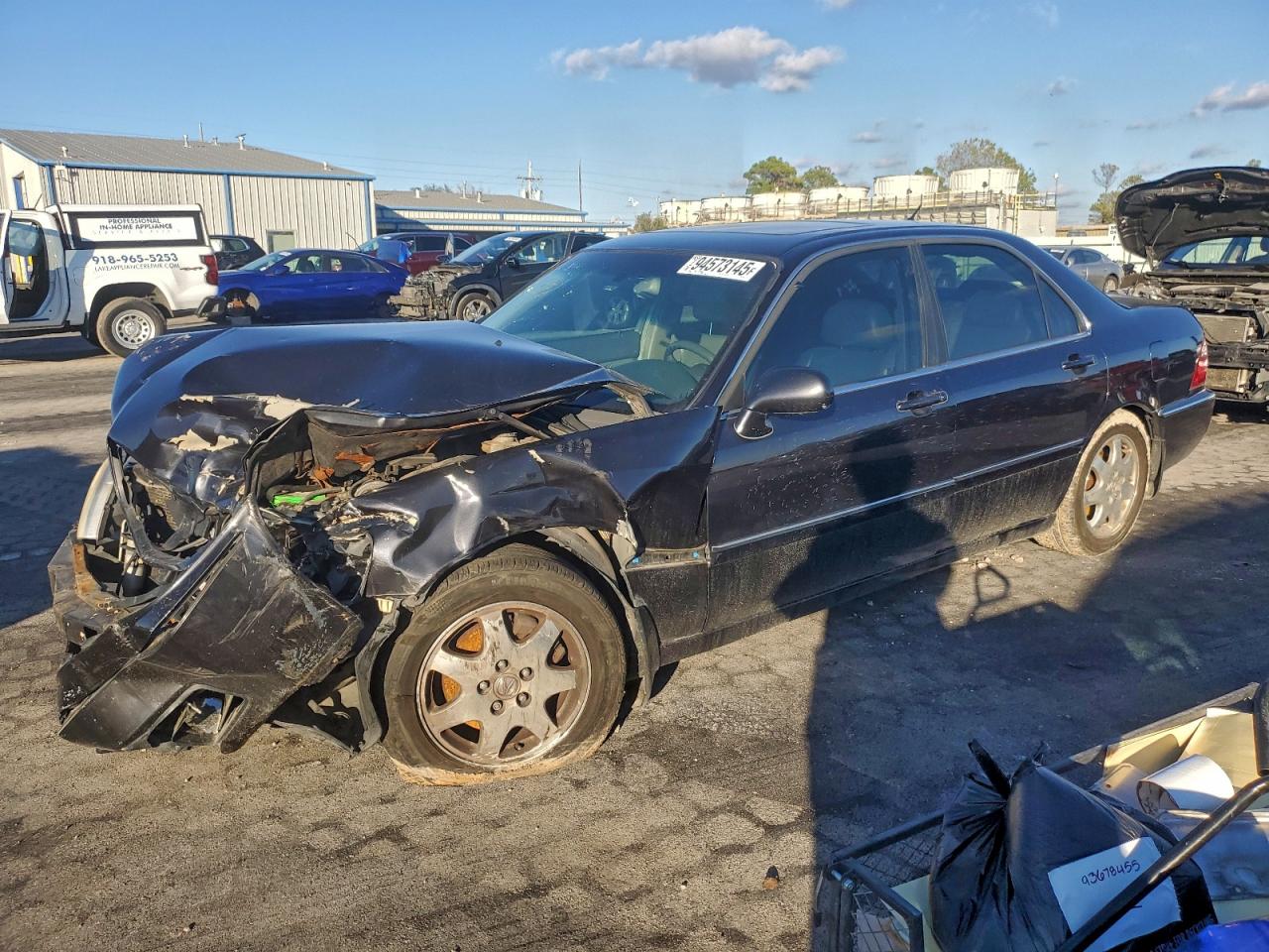 2002 Acura RL, VIN JH4KA96682C003833 — Front end