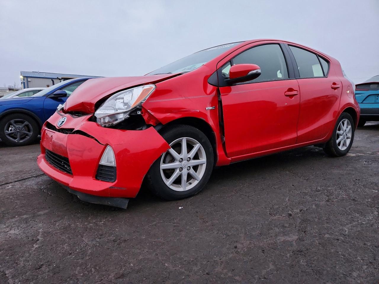 2014 Toyota Prius Two, VIN JTDKDTB38E1565295 — Front end