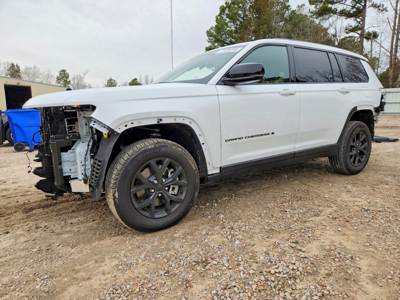 2025 Jeep Grand Cherokee Altitude X, VIN 1C4RJKAG6S8726087 — Front end