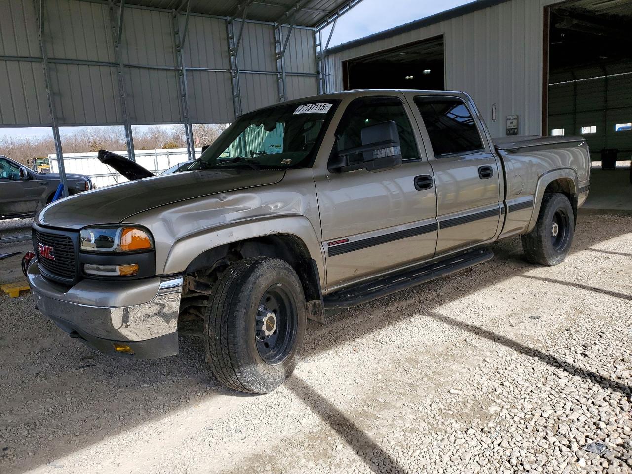 2001 GMC Sierra 1500HD SLE, VIN 1GTGK13U71F143488 — Front end