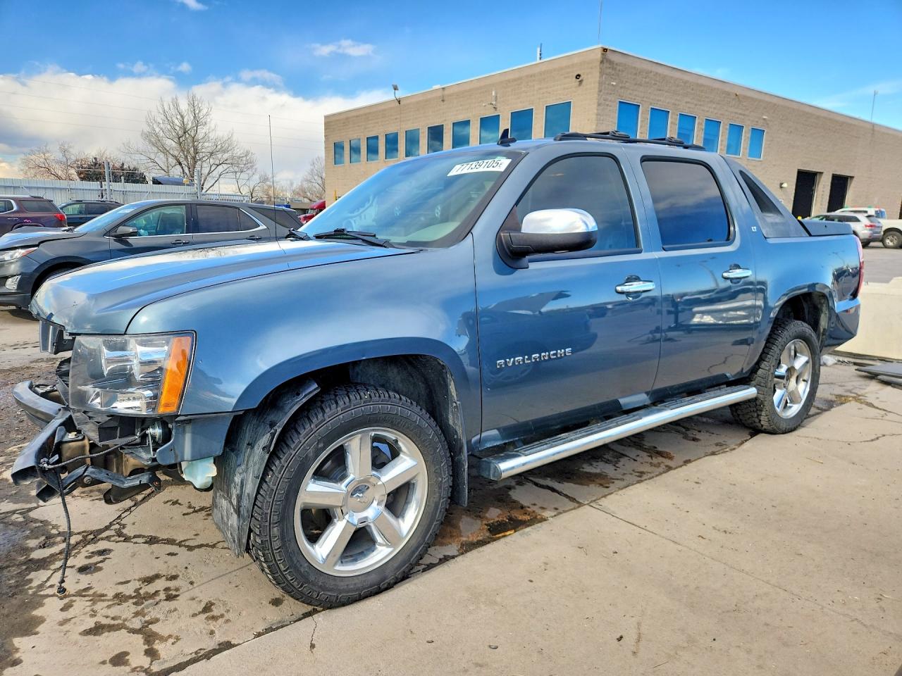2012 Chevrolet Avalanche LT, VIN 3GNTKFE70CG308003 — Перед