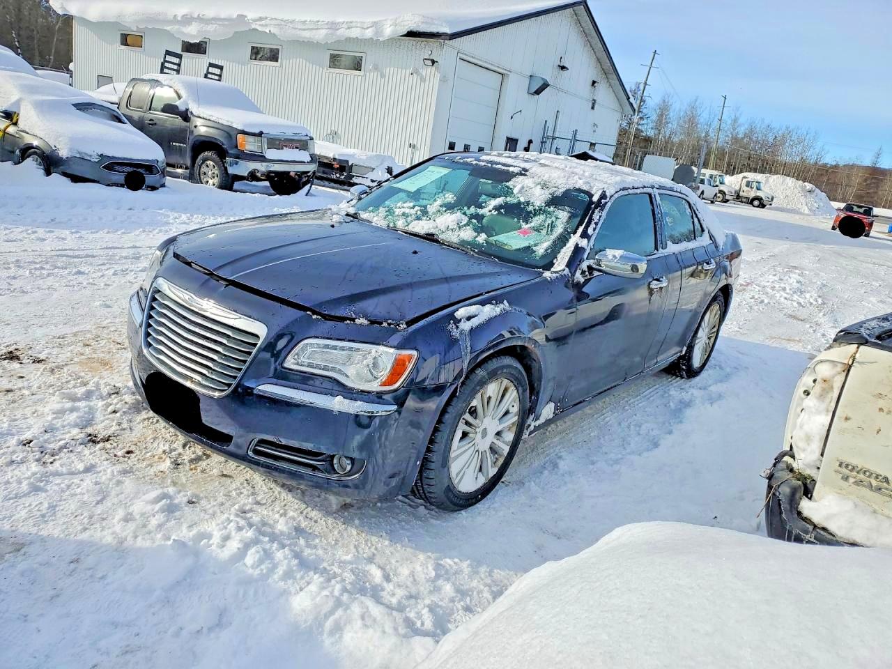 2012 Chrysler 300 Limited, VIN 2C3CCAHG9CH217126 — Перед