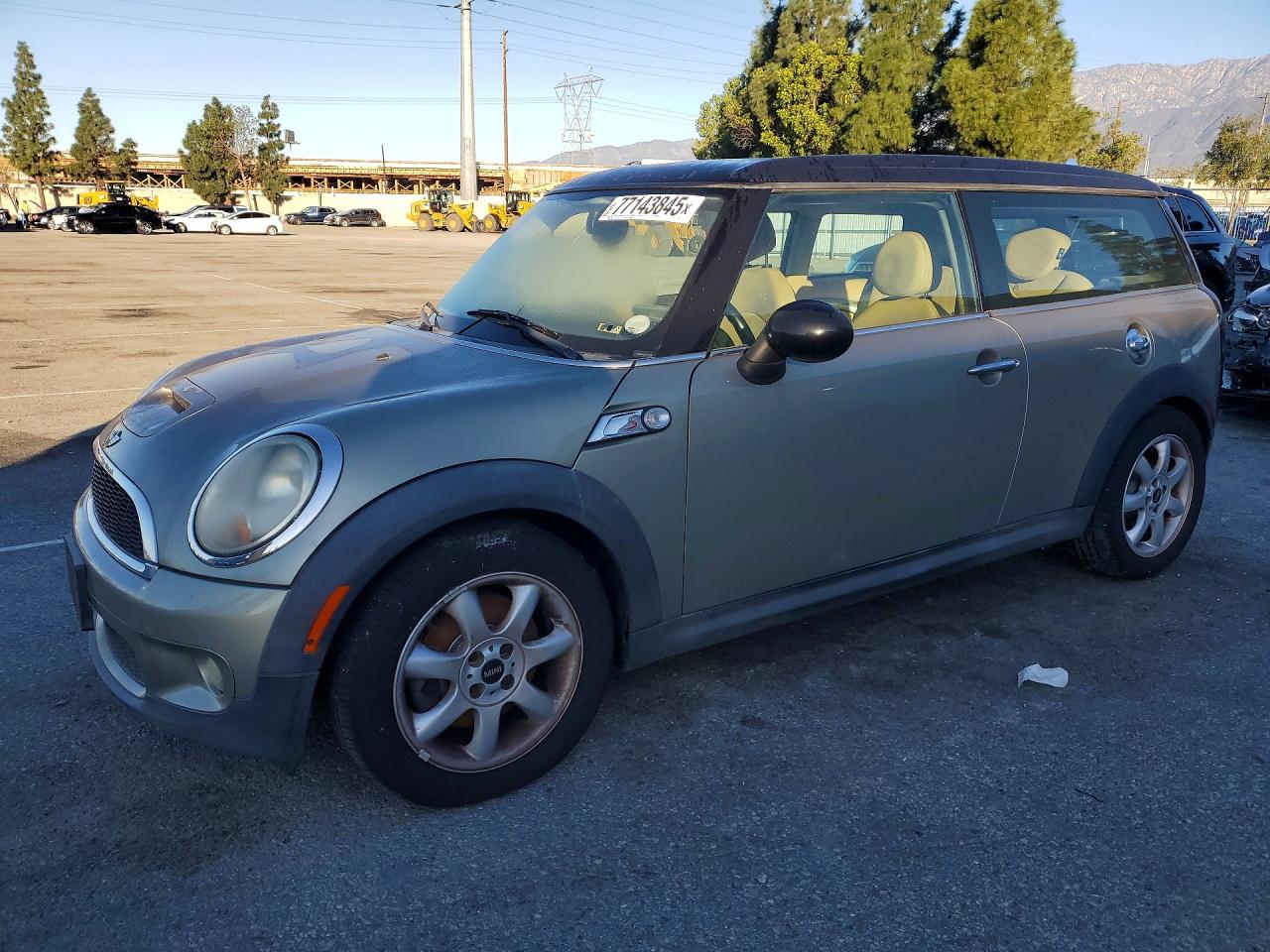 2010 MINI Clubman S, VIN WMWMM3C58ATP75402 — Minor dents and scratches