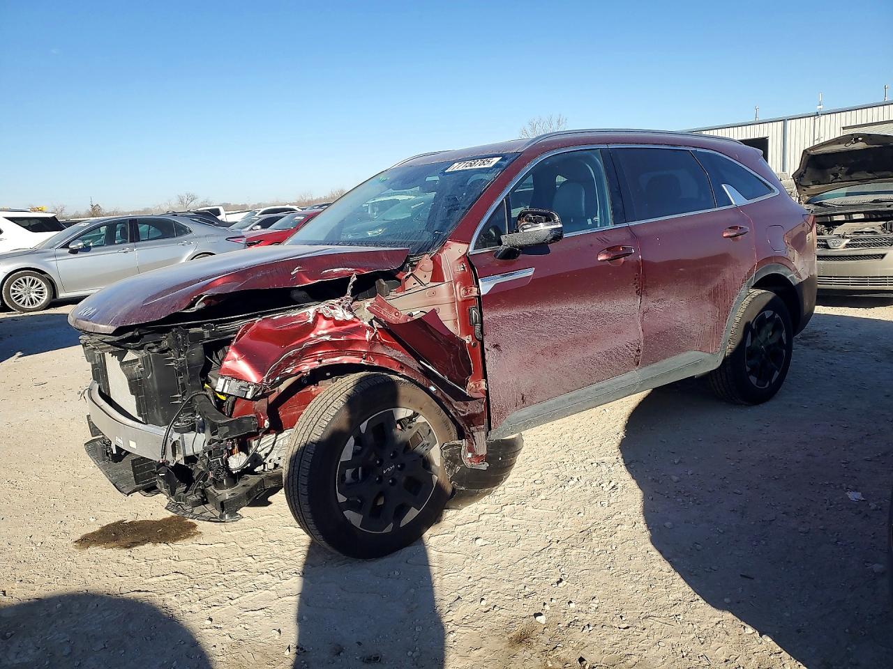 2025 Kia Sorento S, VIN 5XYRLDJC5SG334553 — Front end