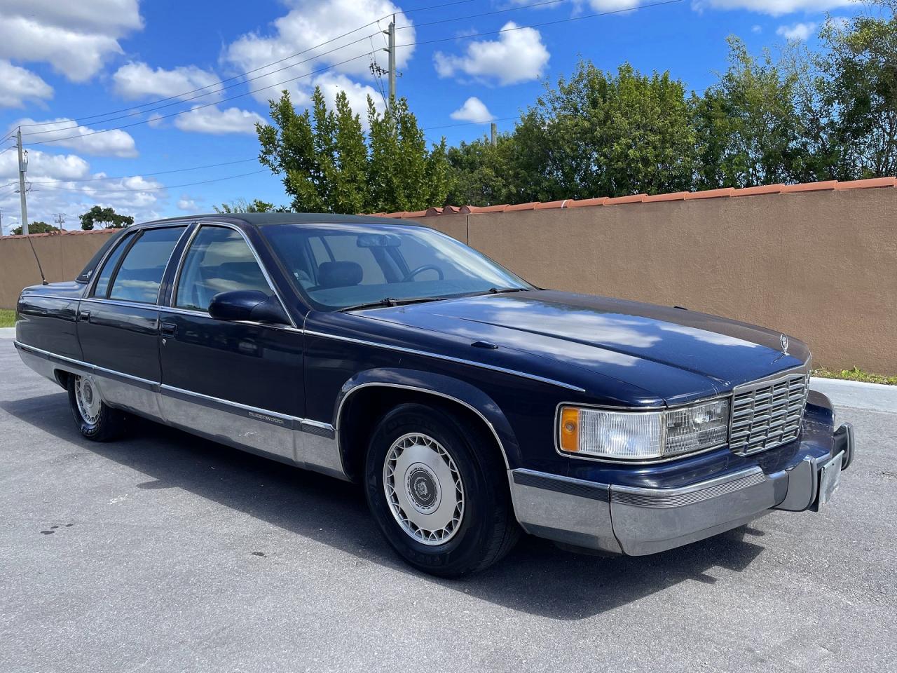 1995 Cadillac Fleetwood, VIN 1G6DW52P2SR713426 — Normal wear