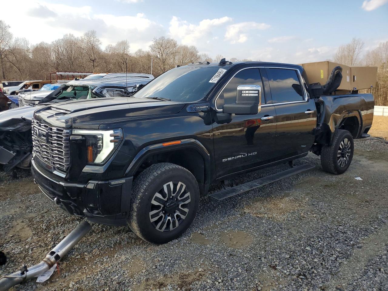 2025 GMC Sierra 3500HD Denali Ultimate, VIN 1GT4UYEY6SF213666 — Rear end