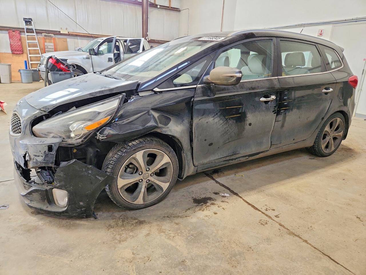 2016 Kia Rondo EX, VIN KNAHU8A35G7134273 — Front end