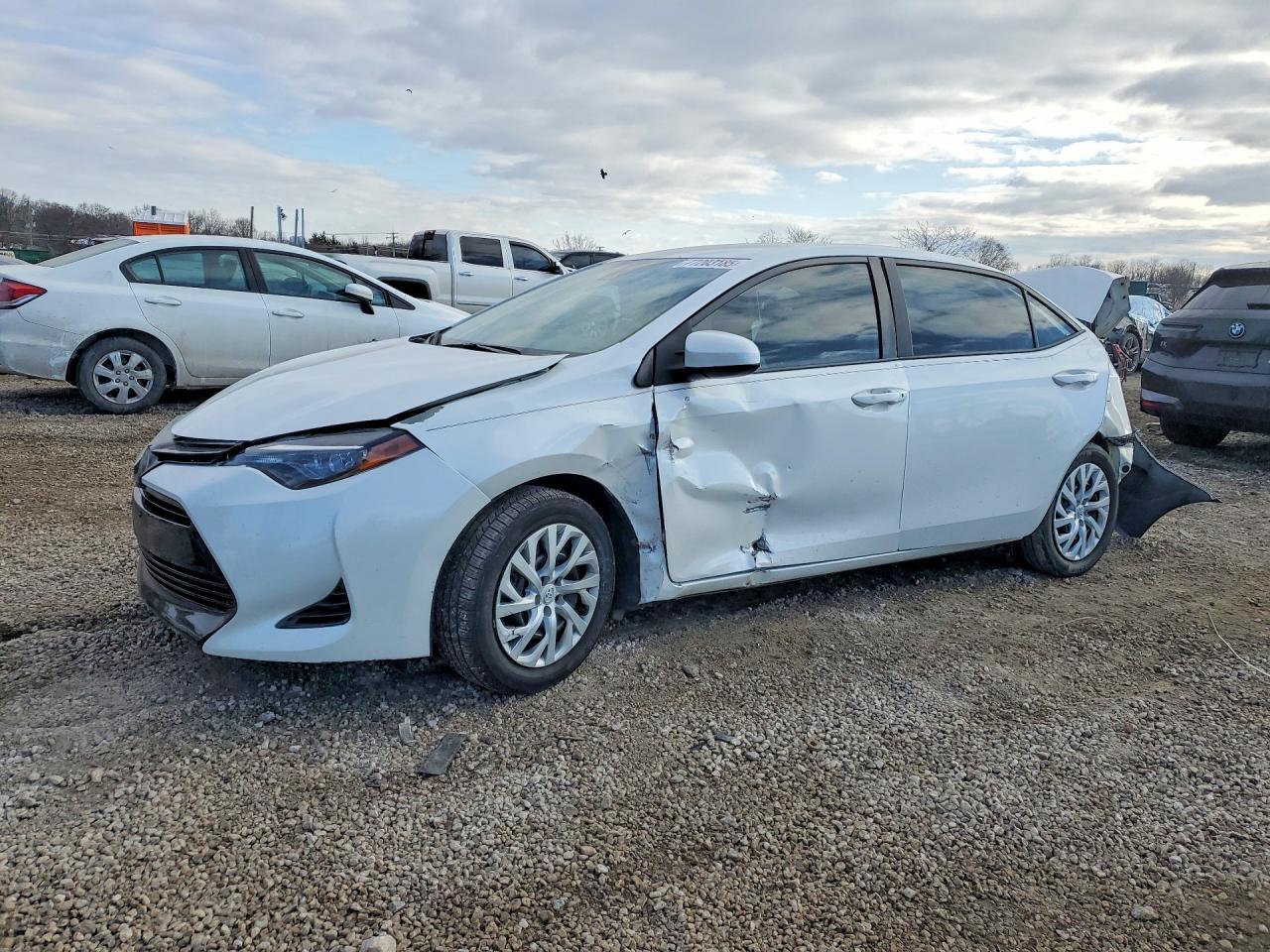 2018 Toyota Corolla SE, VIN 5YFBURHE6JP786993 — Rear end