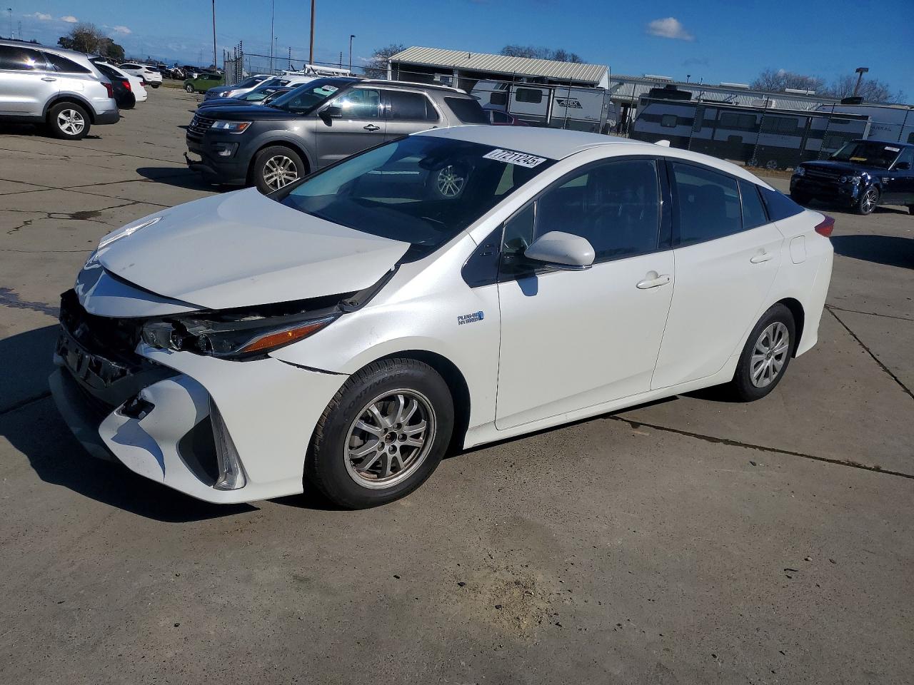 2018 Toyota Prius Plus, VIN JTDKARFP6J3081892 — Front end
