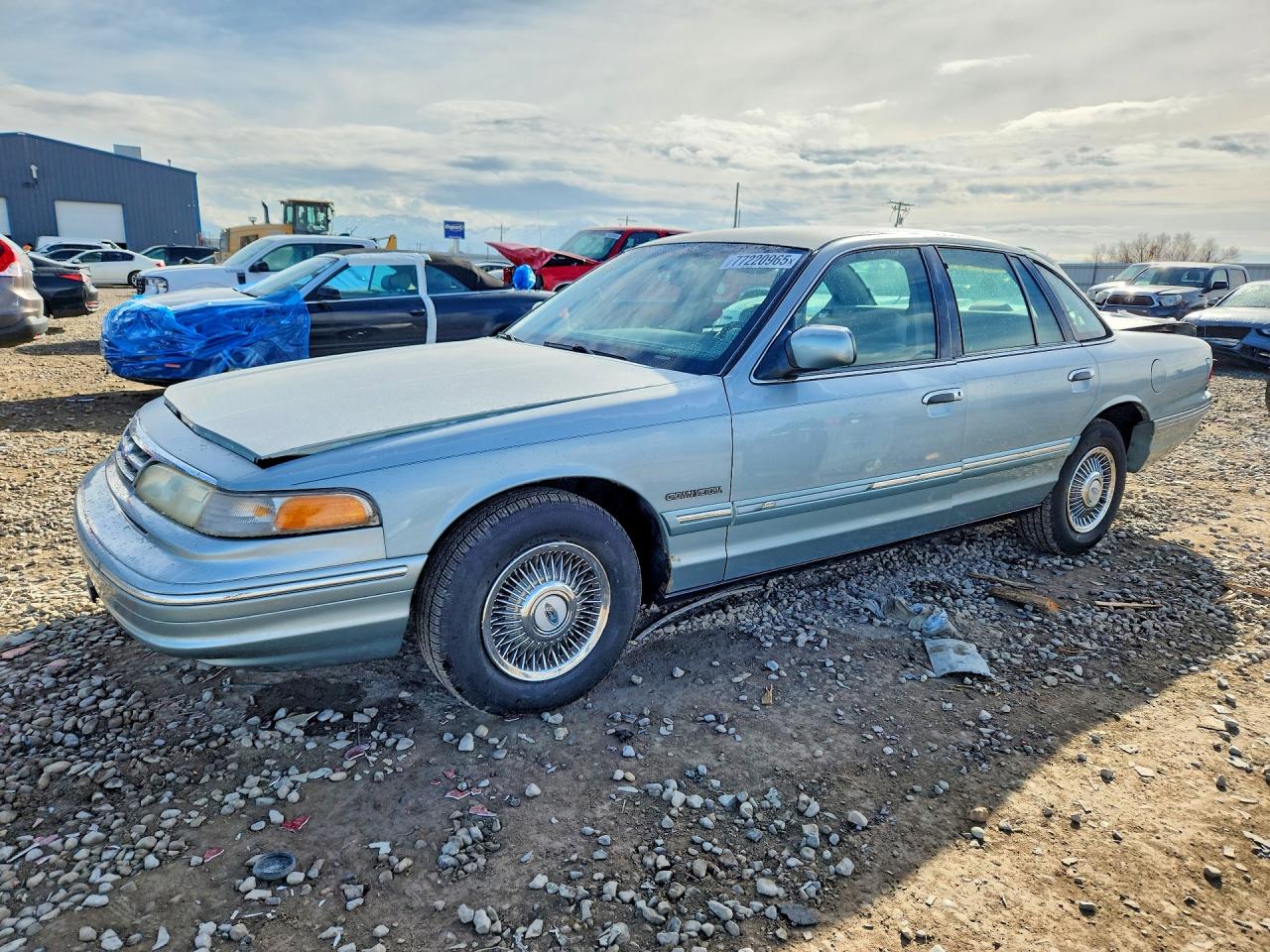 1995 Ford Crown Victoria, VIN 2FALP73W1SX113399 — Rear end
