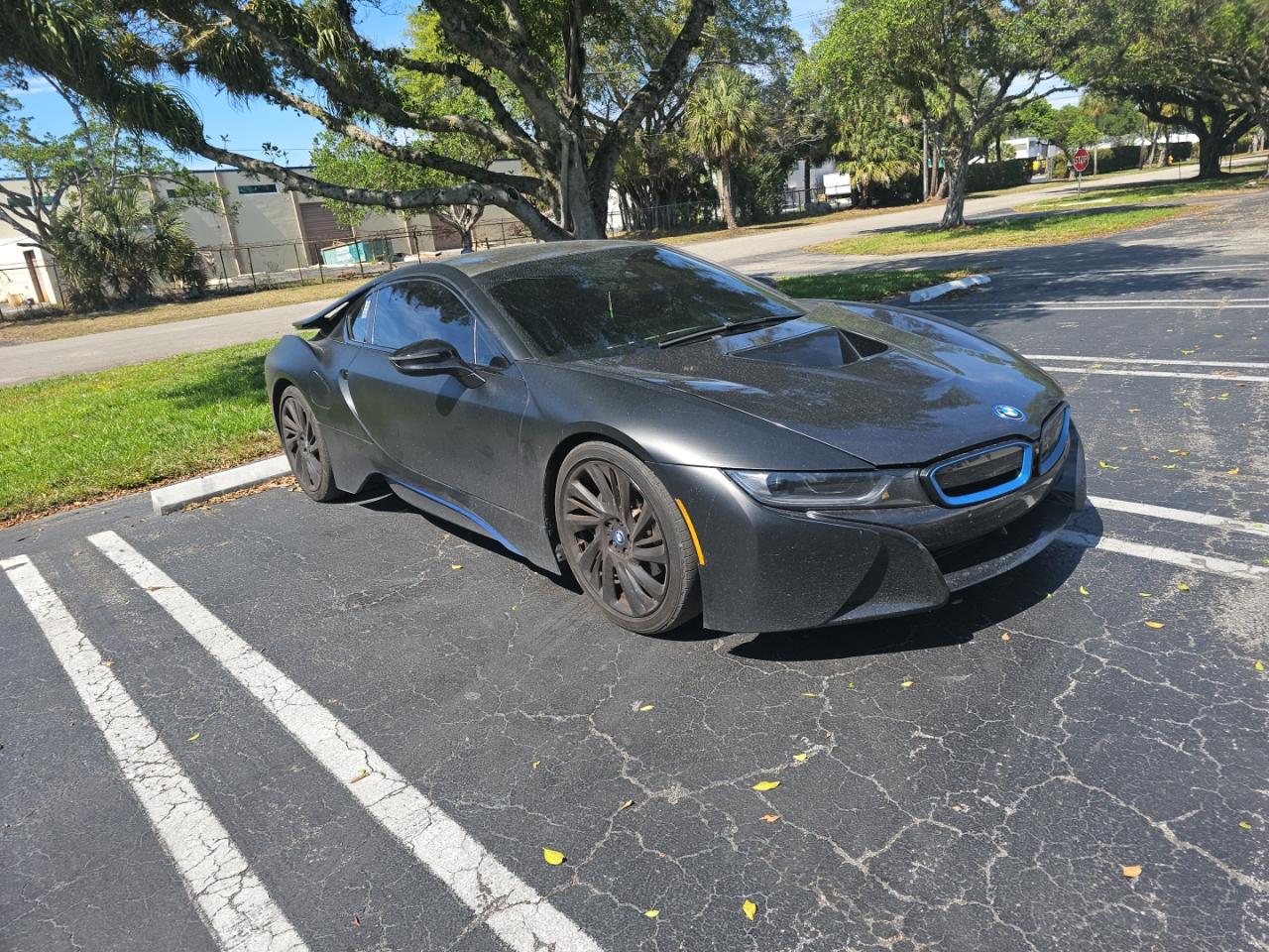 2016 BMW i8, VIN WBY2Z2C56GV676028 — Ранее повреждён