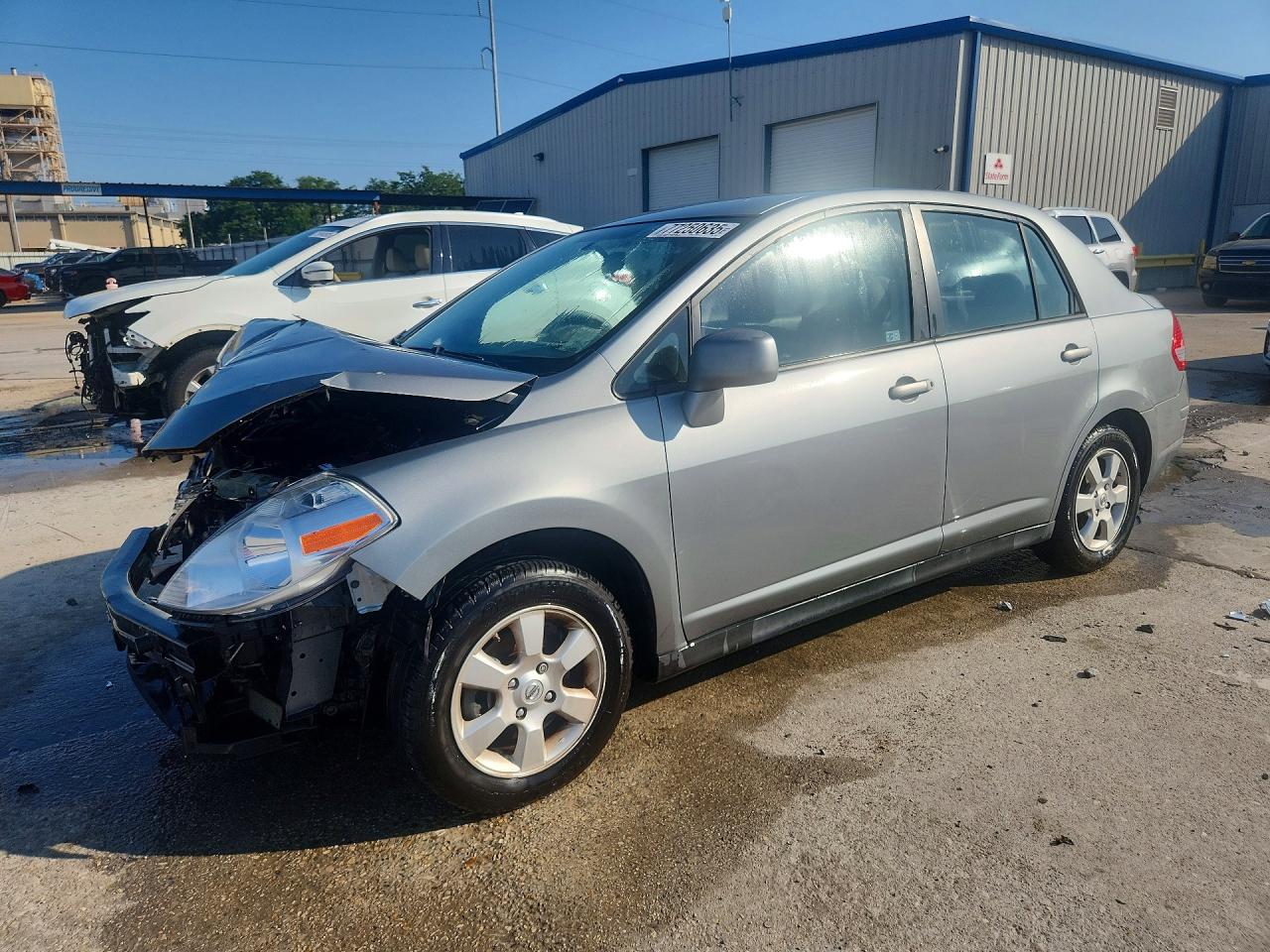 2011 Nissan Versa S, VIN 3N1BC1AP2BL421776 — Front end