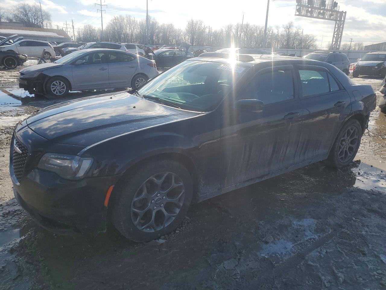2015 Chrysler 300 S, VIN 2C3CCAGGXFH905366 — Перед