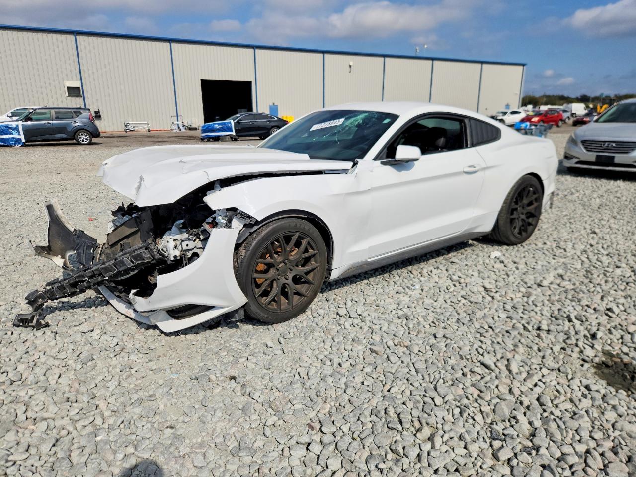 2016 Ford Mustang V6, VIN 1FA6P8AM5G5251542 — Front end