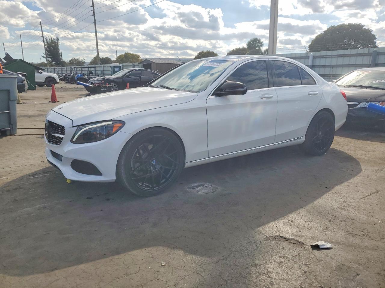 2018 Mercedes-Benz C 300, VIN WDDWF4KB2JR316162 — Ранее повреждён