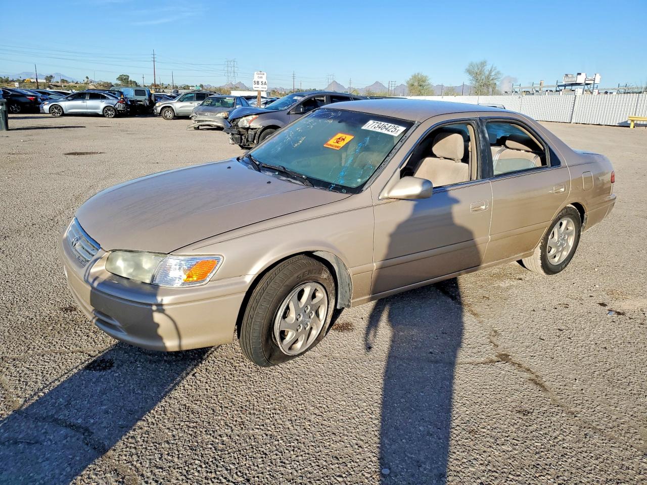 2000 Toyota Camry LE, VIN JT2BG22K8Y0451194 — Side