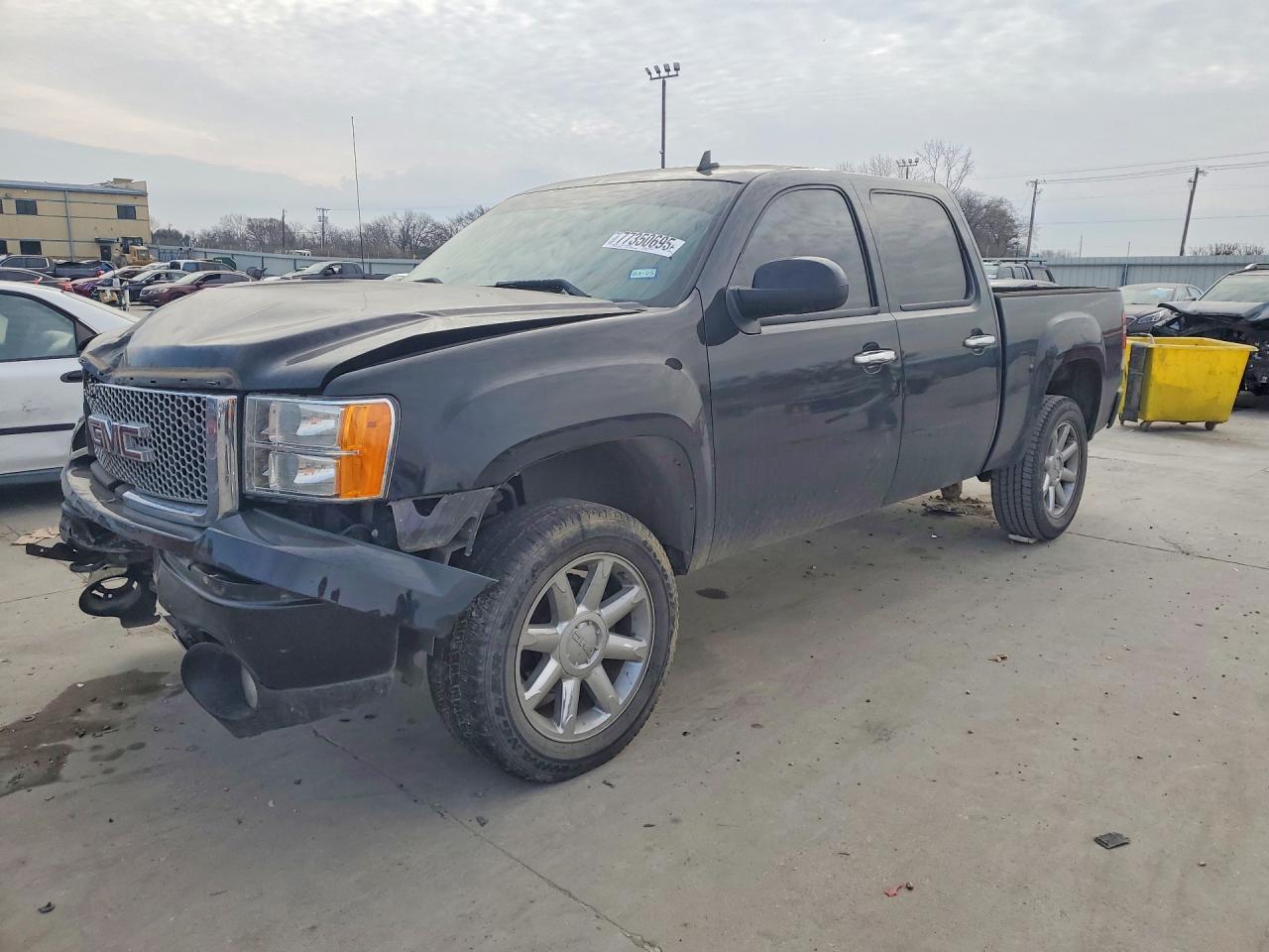 2008 GMC Sierra Denali, VIN 2GTEK638681313235 — Front end
