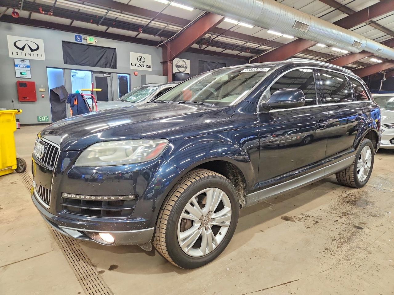 2011 Audi Q7 Premium Plus, VIN WA1LGAFE0BD010177 — Мелкие вмятины и царапины