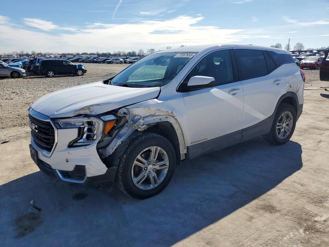 2022 GMC Terrain SLE, VIN 3GKALTEV7NL303664 — Front end