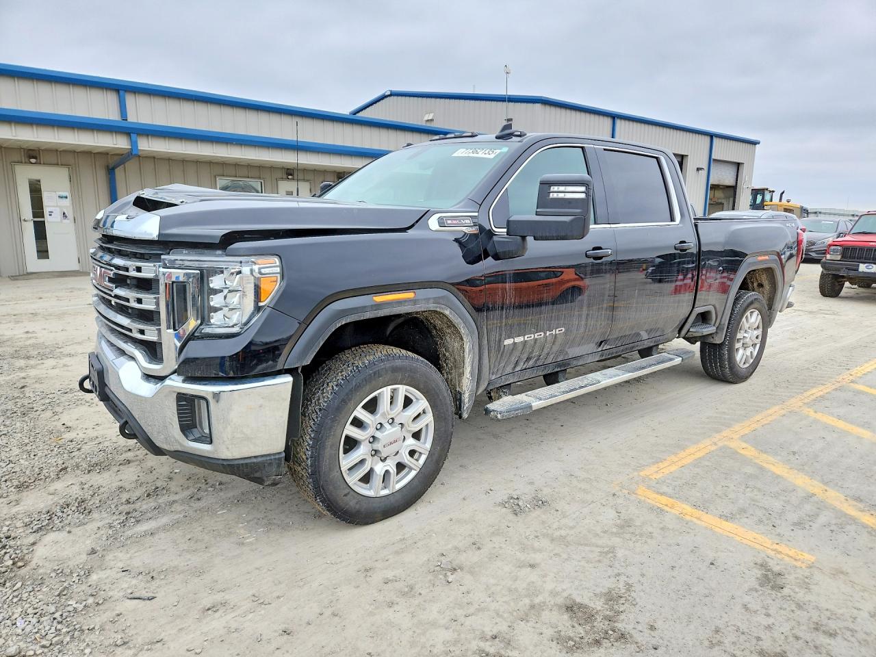 2022 GMC Sierra 2500HD SLE, VIN 1GT49ME7XNF291342 — Front end