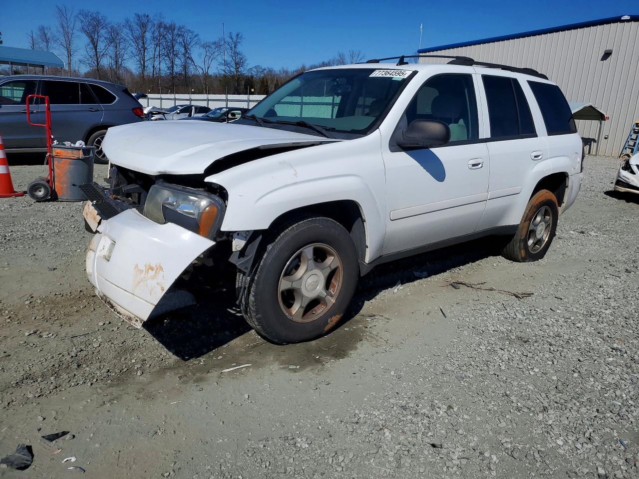 2008 Chevrolet TrailBlazer 1LT, VIN 1GNDS13SX82146735 — Front end