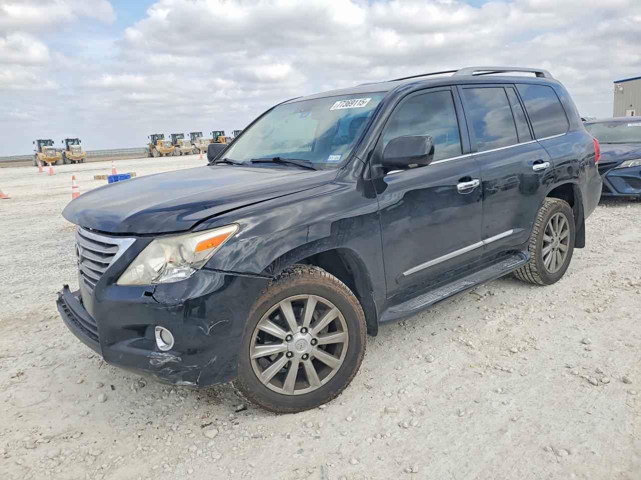 2008 Lexus LX 570, VIN JTJHY00W484001265 — Front end
