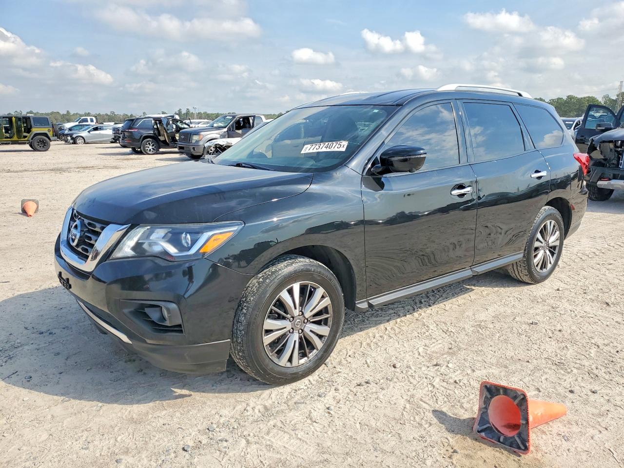 2018 Nissan Pathfinder S, VIN 5N1DR2MM8JC673386 — Frame damage