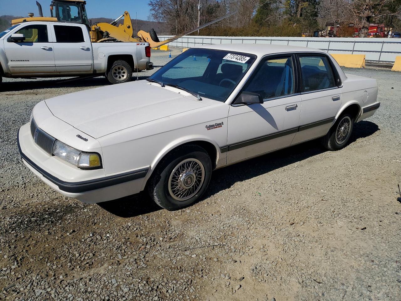 1992 Oldsmobile Cutlass, VIN 1G3AL54N8N6408166 — Minor dents and scratches