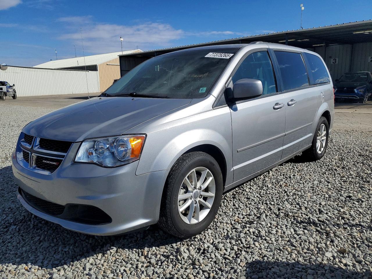 2016 Dodge Grand Caravan SXT, VIN 2C4RDGCG3GR364197 — Front end