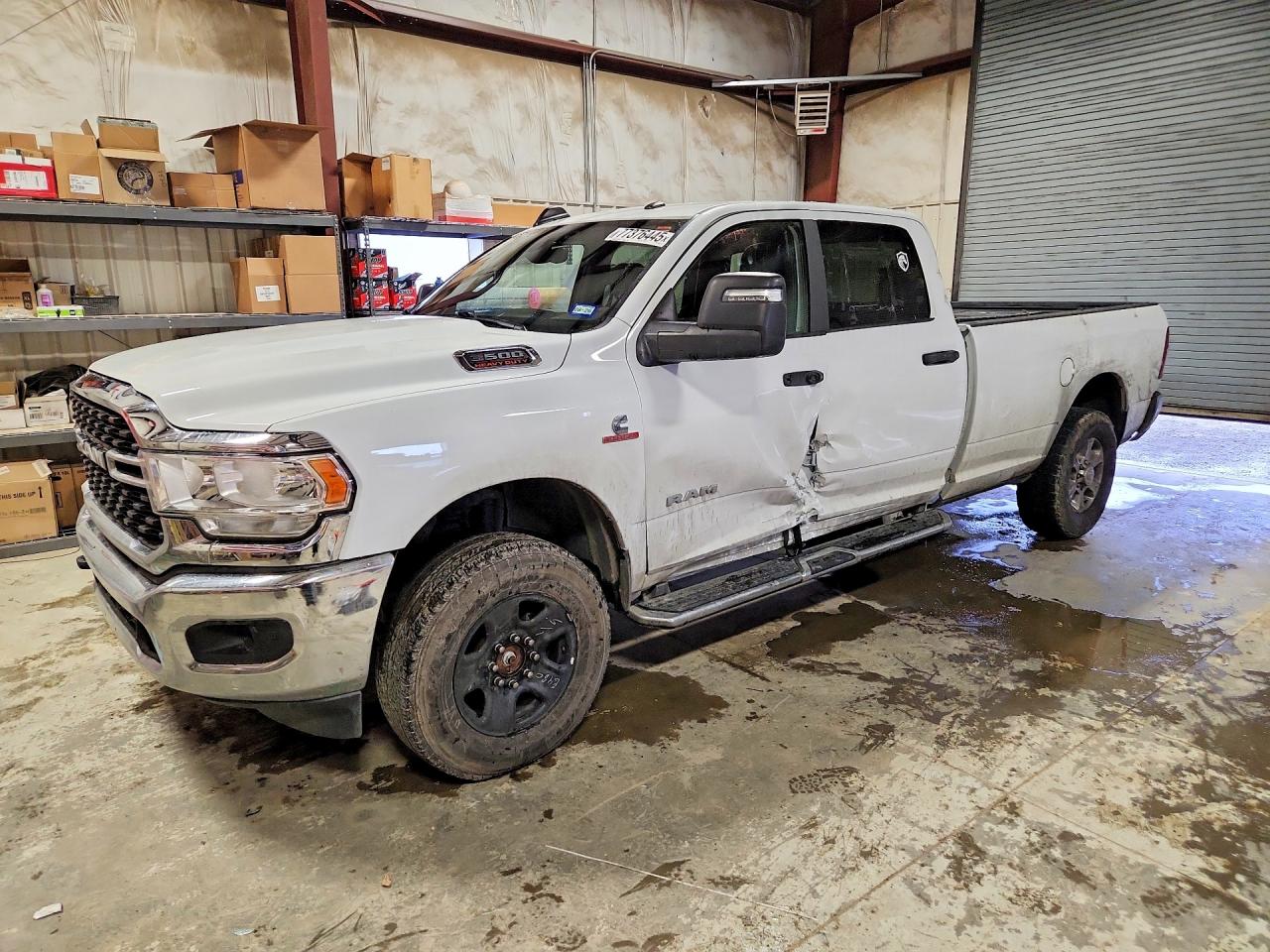 2024 Ram 3500 Big Horn, VIN 3C63R3HL9RG339228 — Side