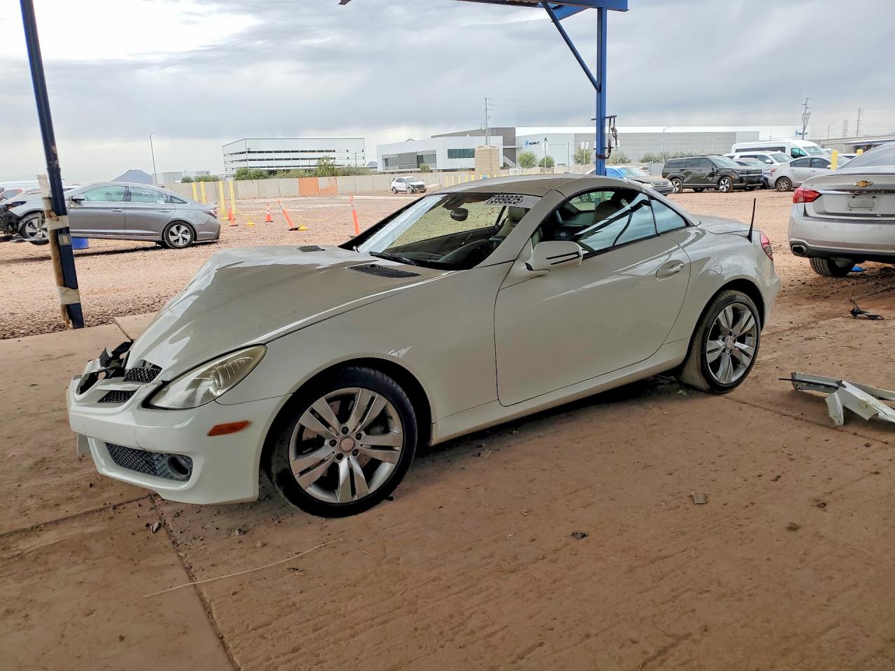 2009 Mercedes-Benz SLK 350, VIN WDBWK58F49F194566 — Front end