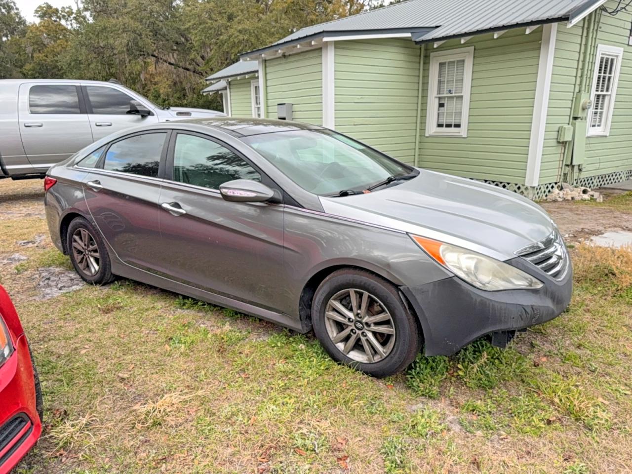 2014 Hyundai Sonata SE, VIN 5NPEC4AC7EH871226 — Frame damage