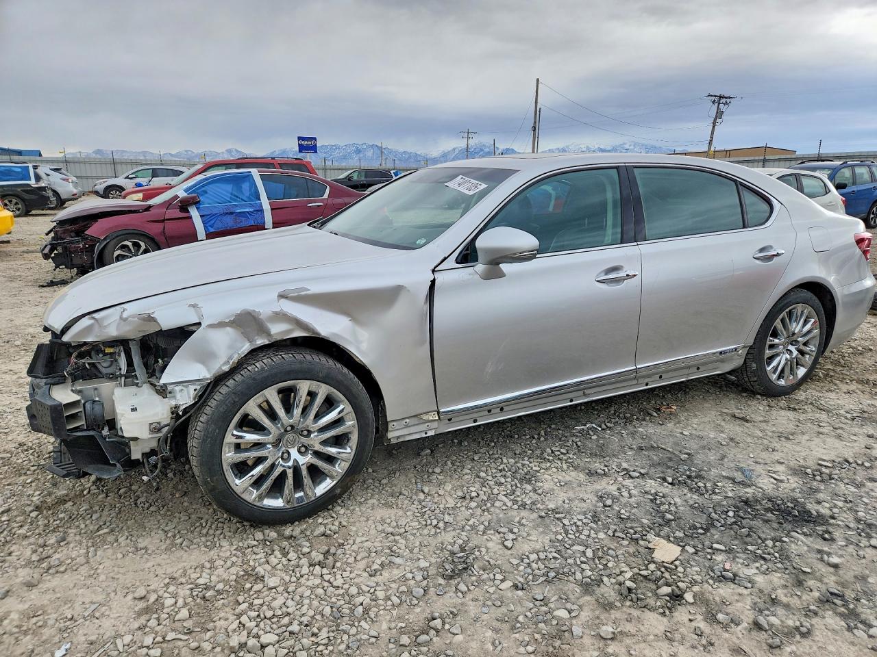 2014 Lexus LS 600h L, VIN JTHDU1EF4E5017837 — Front end